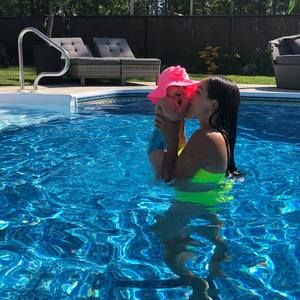 Meet your Posher, Iakothahitahkhe